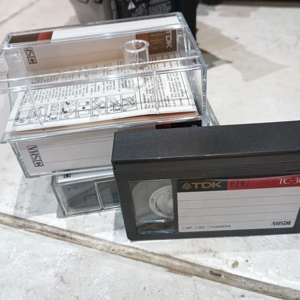 JVC GR-AX800 Compact VHS Video Camcorder With Case 3 Tapes Remote Battery Etc